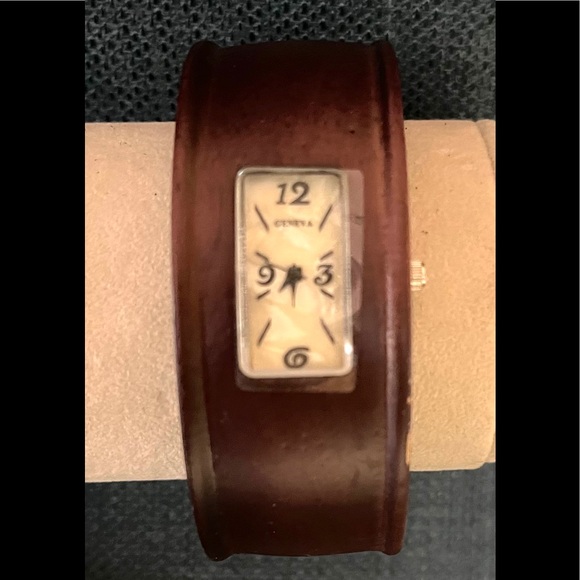 Watch - Picture 2 of 2